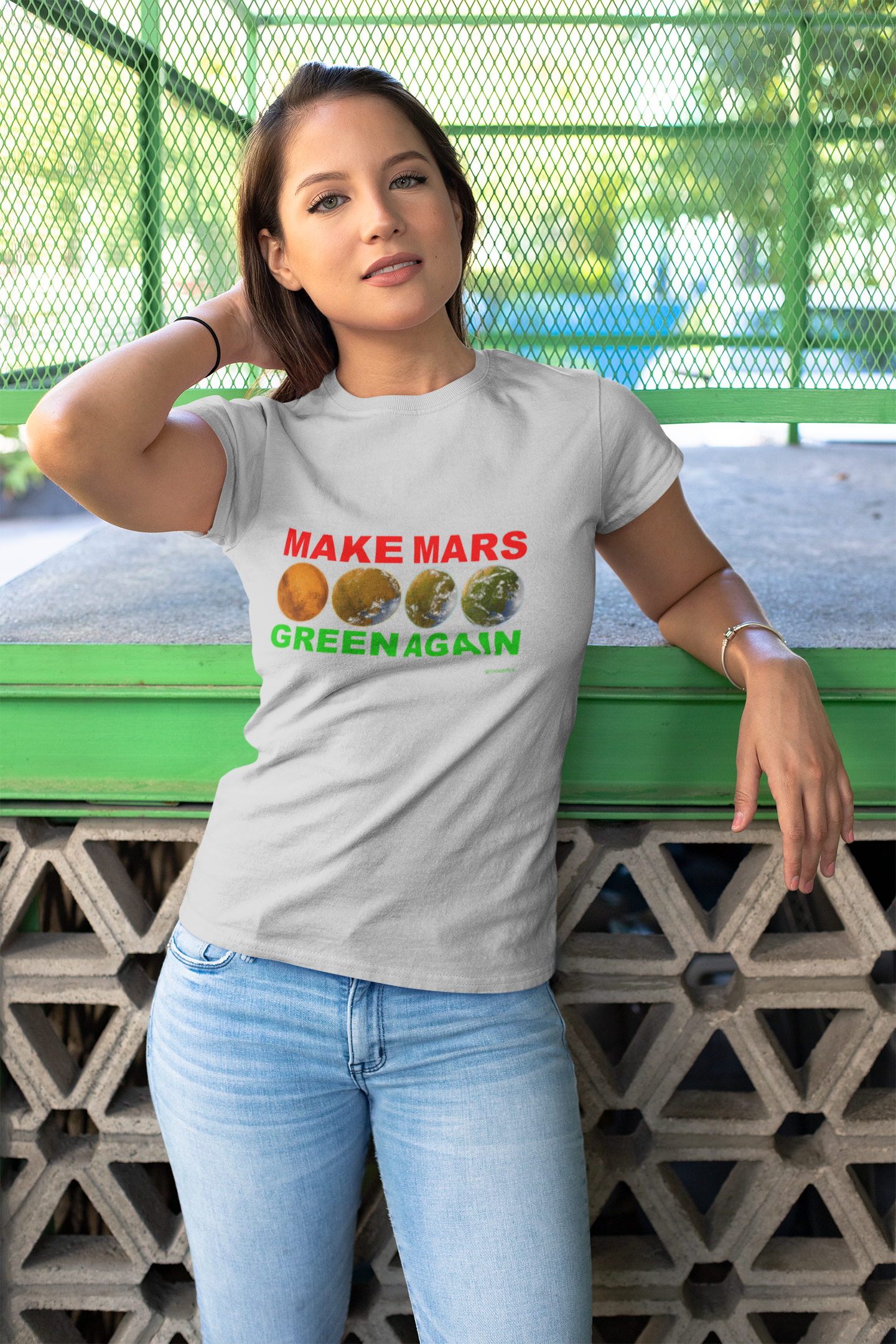 🔴 MAKE MARS GREEN AGAIN Unisex Softstyle T-Shirt