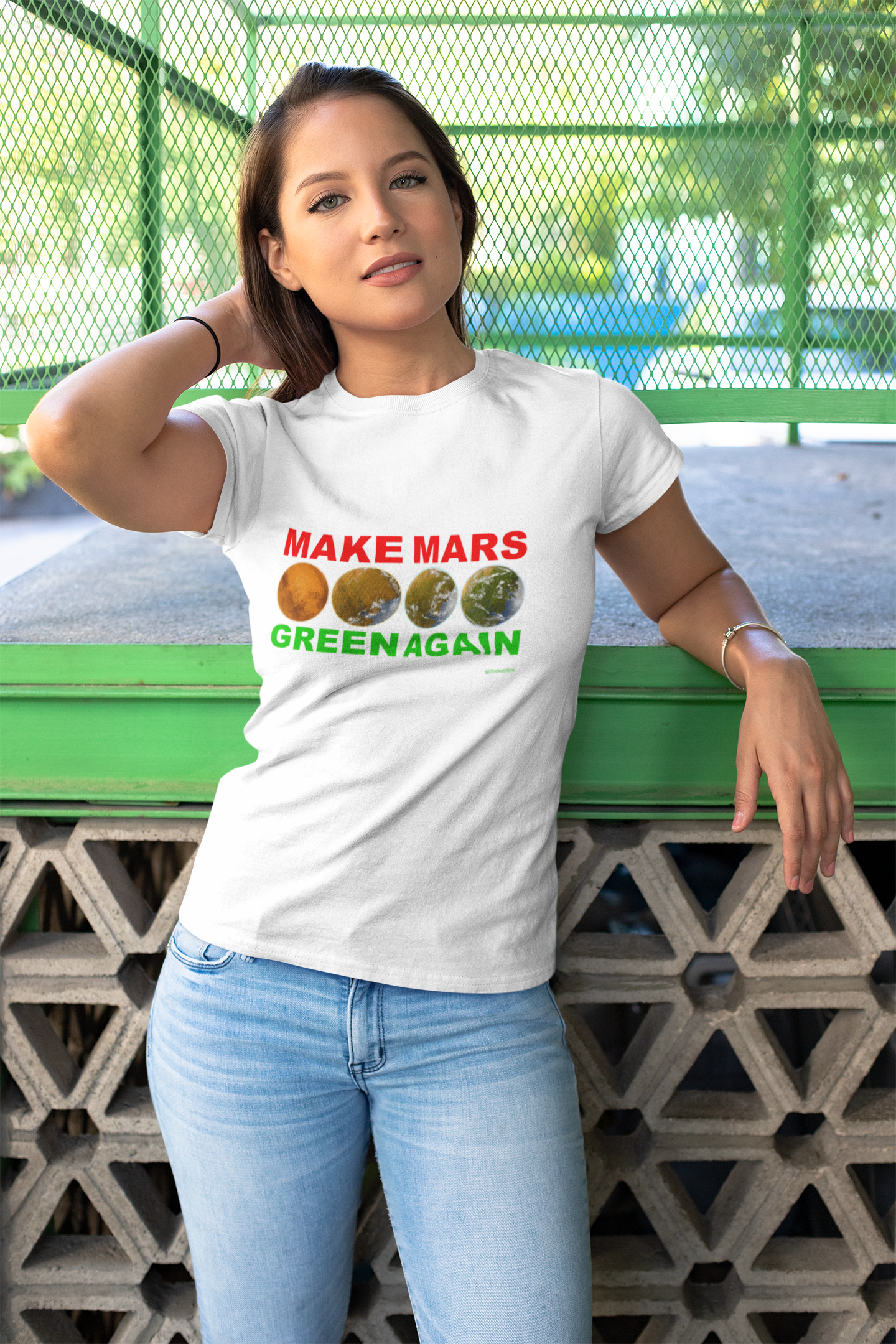 🔴 MAKE MARS GREEN AGAIN Unisex Softstyle T-Shirt