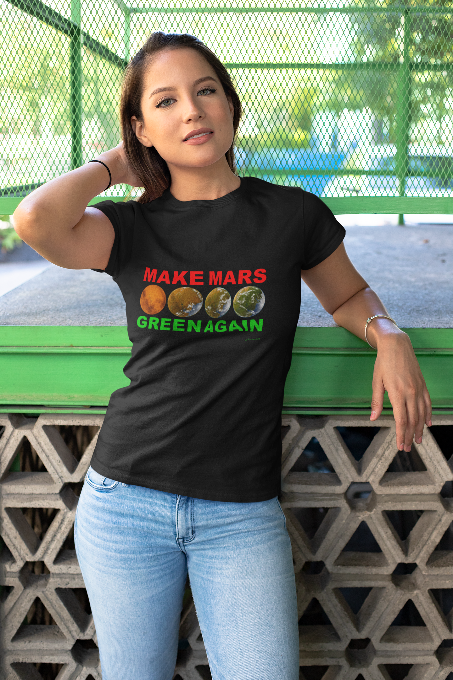 🔴 MAKE MARS GREEN AGAIN Unisex Softstyle T-Shirt